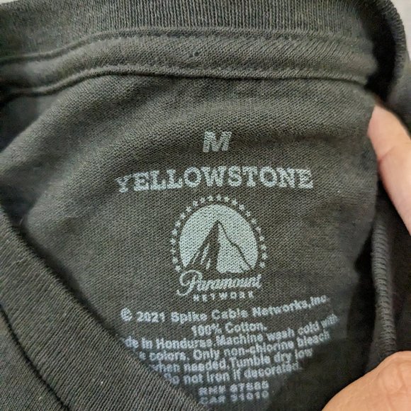 Yellowstone Dutton Ranch Sunset Gradient T-Shirt medium - Picture 3 of 3